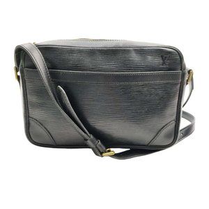 Louis Vuitton Crossbody Bag Trocadero Black Epi 860264A V